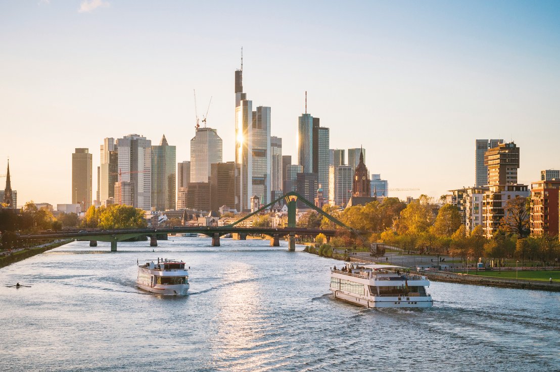 En Fráncfort también podrá conocer cosas típicas alemanas. Allí podrá ver el único skyline de Alemania. 